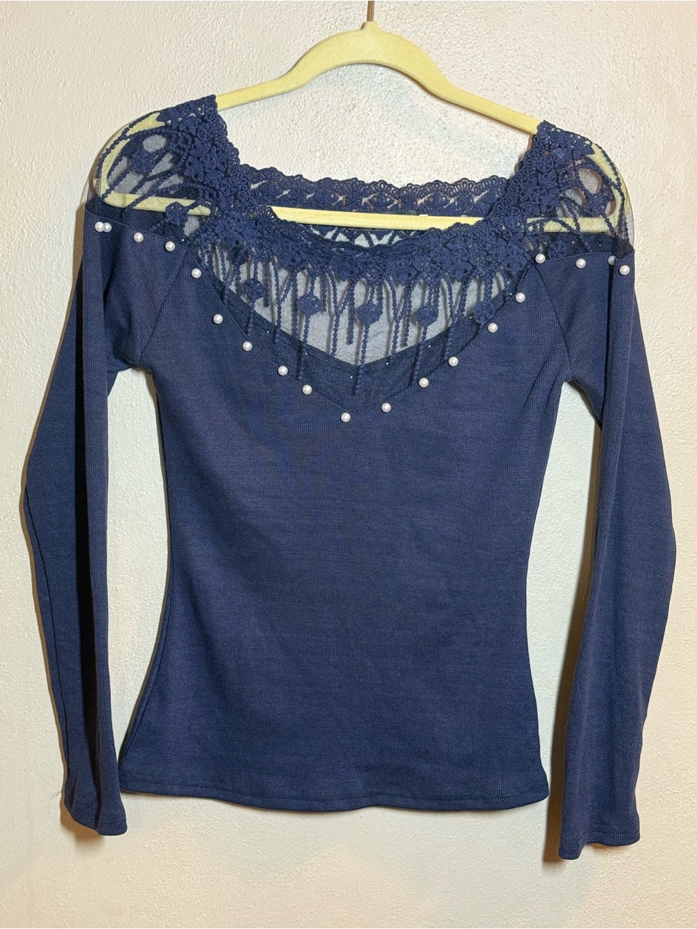 NWOT GORGEOUS CBR Navy Lace Yoke Pearl-Accent Navy LS Sweater Sz Med